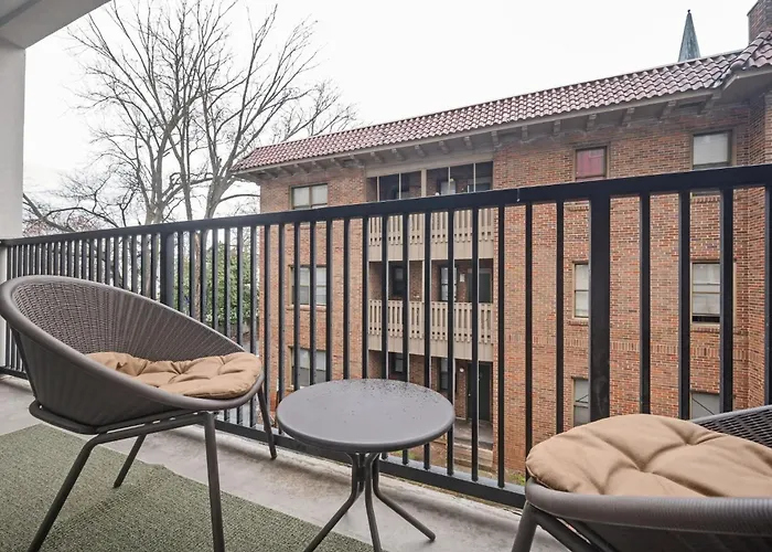 Luxury New 2B2B Private Balcony 542Blvd