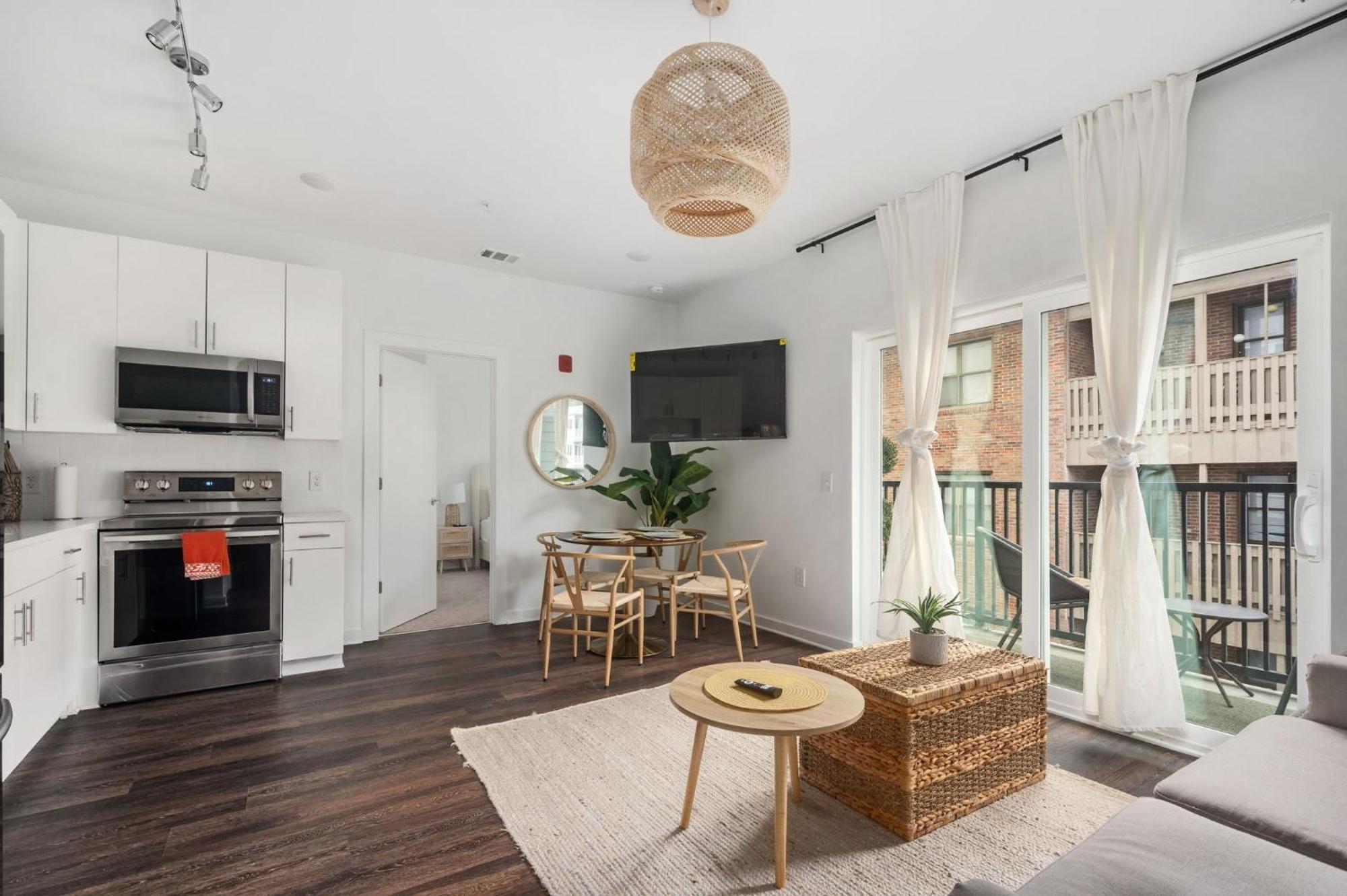 Luxury New 2b2b Private Balcony 542blvd Atlanta